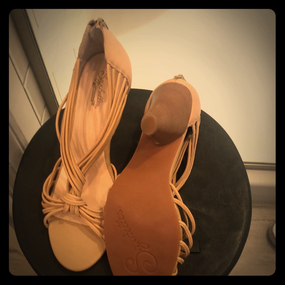 Seychelles strappy sandals